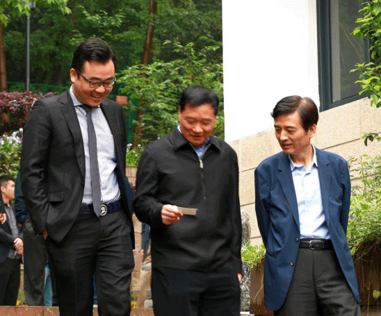 【動(dòng)態(tài)新聞】全國政協(xié)副主席一行視察白沙泉并購金融街區(qū)并蒞臨天堂硅谷