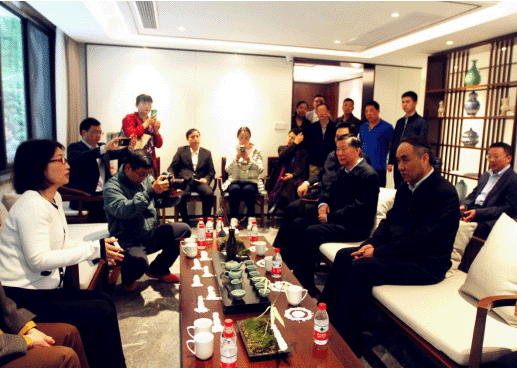 【動(dòng)態(tài)新聞】全國政協(xié)副主席一行視察白沙泉并購金融街區(qū)并蒞臨天堂硅谷