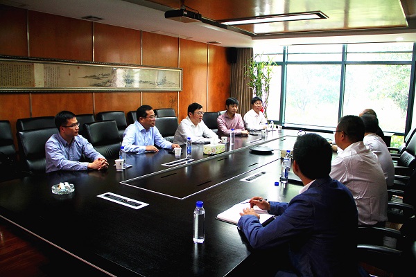 巨化集團(tuán)董事長、黨委書記胡仲明一行到訪我司考察交流